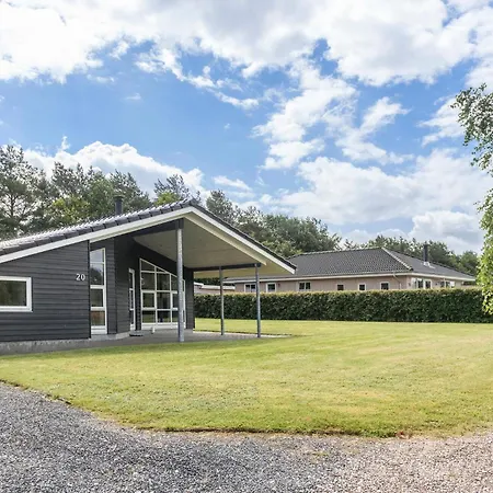 3 Bedroom Beautiful In * Hovborg