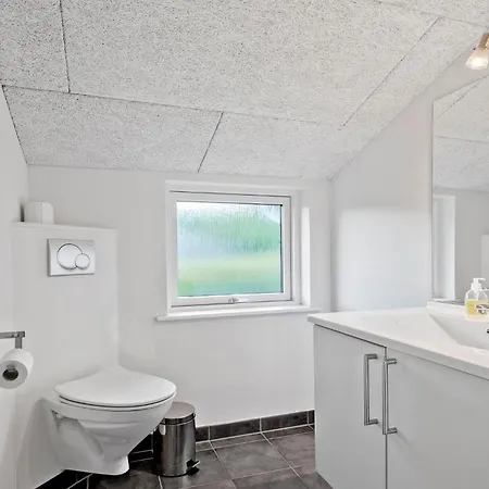 3 Bedroom Beautiful In Σπίτι διακοπών *