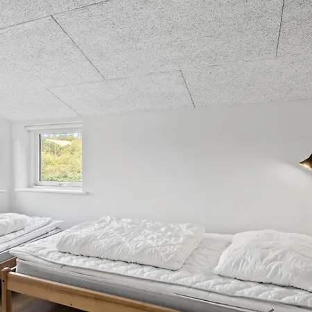 3 Bedroom Beautiful In Hovborg