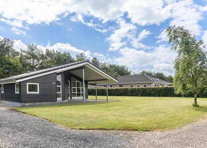 3 Bedroom Beautiful In * Hovborg