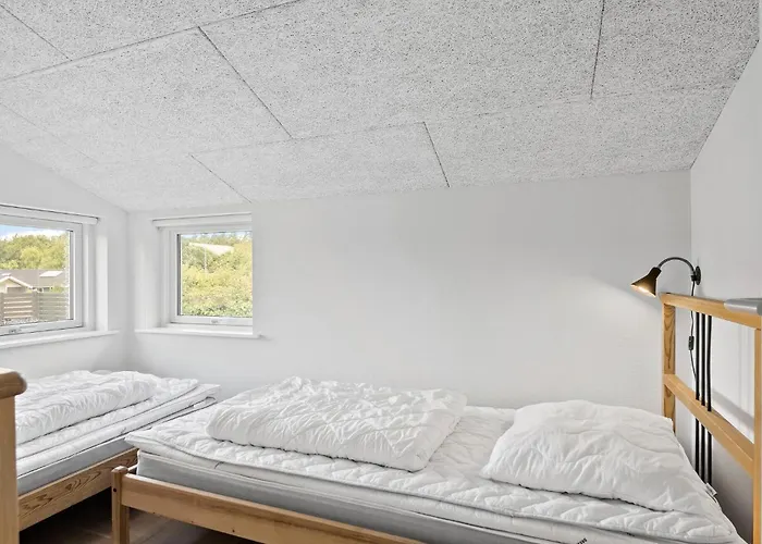 3 Bedroom Beautiful In Hovborg