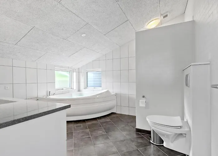 3 Bedroom Beautiful In Сasa de vacaciones